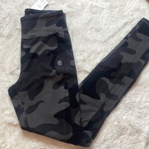 NWT Hollister Hi Rise Leggings - SIZE: XS